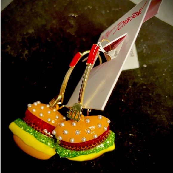 *~* NEW Betsey Johnson Gold Spatula & Glitter Jewel Hamburger Drop Earrings - Picture 2 of 2
